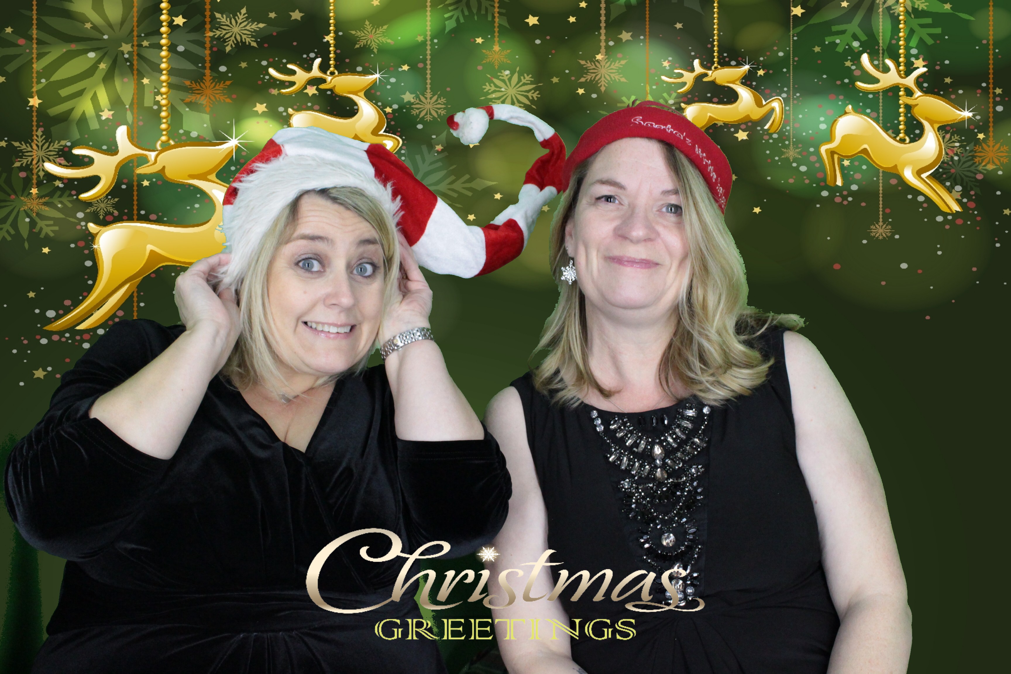 Upavon Officers' Mess Christmas Party | View more photos from the event at gallery.myphotoboothexperience.co.uk/u/MyPhotoBoothExperienceLtd/Upavon-Officers-Mess-Christmas-Party